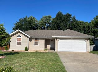 1583 S Burks Ave, Springfield, MO 65807