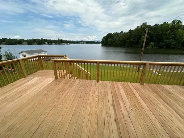 86 Lake Front Cir, Lyman, SC 29365