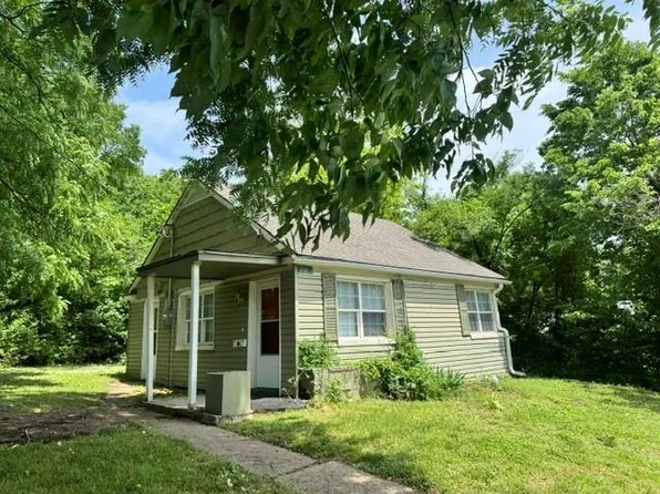 220 Corbin St, Liberty, MO 64068