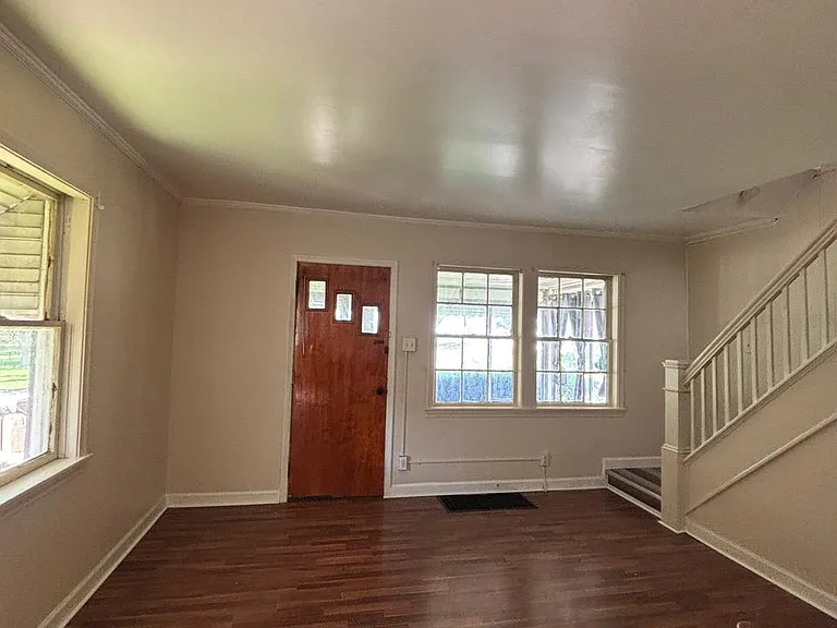110 Ivy St — Photo 6