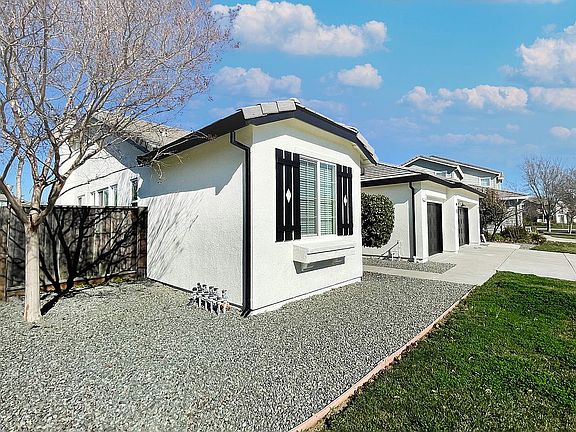 4th image of 1140 Revelle Dr