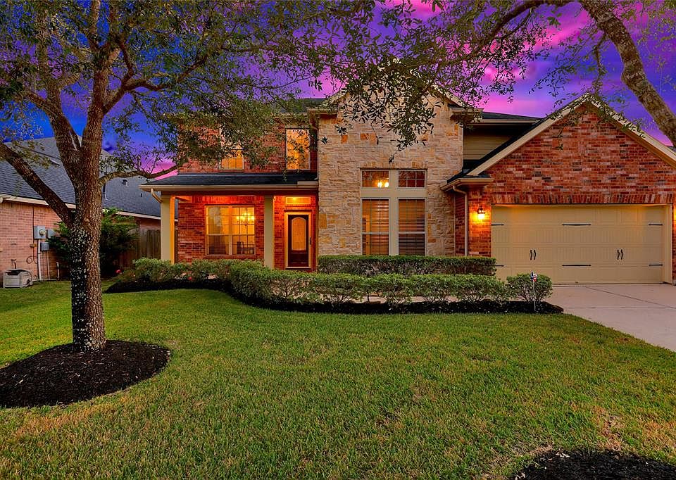 1st image of 28231 Daystrom Ln
