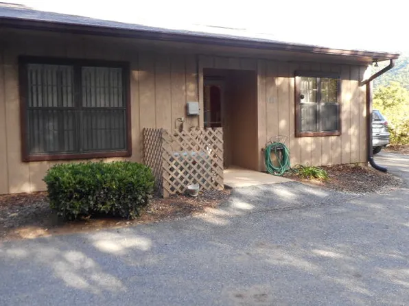 101 Woodside Villa Dr #B, Franklin, NC 28734