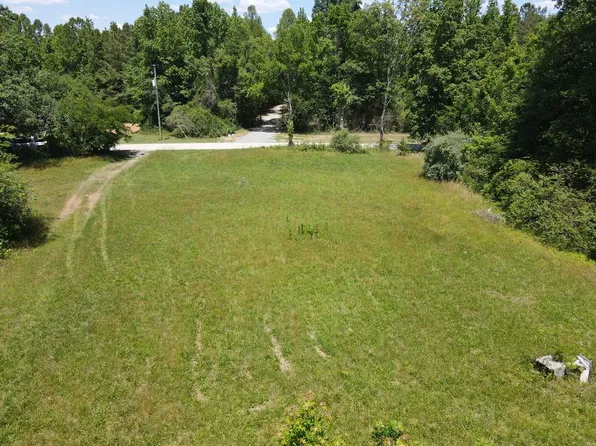 144 S Farmington Rd, Skipwith, VA 23968