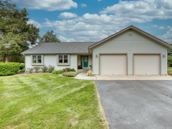 3202 North Silver Cedar ROAD, Summit, WI 53066