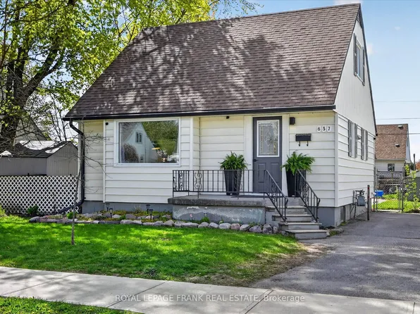 657 McKellar St, Peterborough, ON K9J 1R4