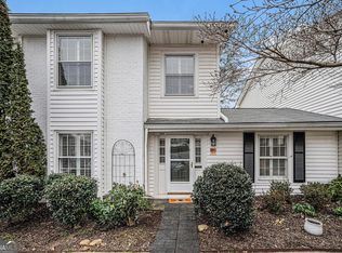 1434 Hampton Glen Ct, Decatur, GA 30033