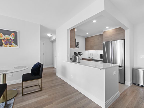 3rd image of 235 W 48th St APT 32F