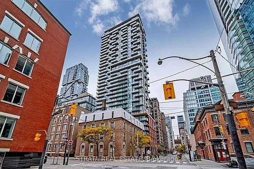 126 Simcoe St #402 Photo 1
