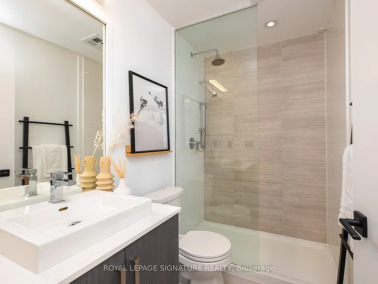 36 Howard Park Ave #610 — Photo 17