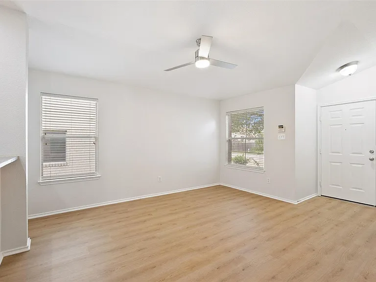 437 Sweet Leaf Ln — Photo 13