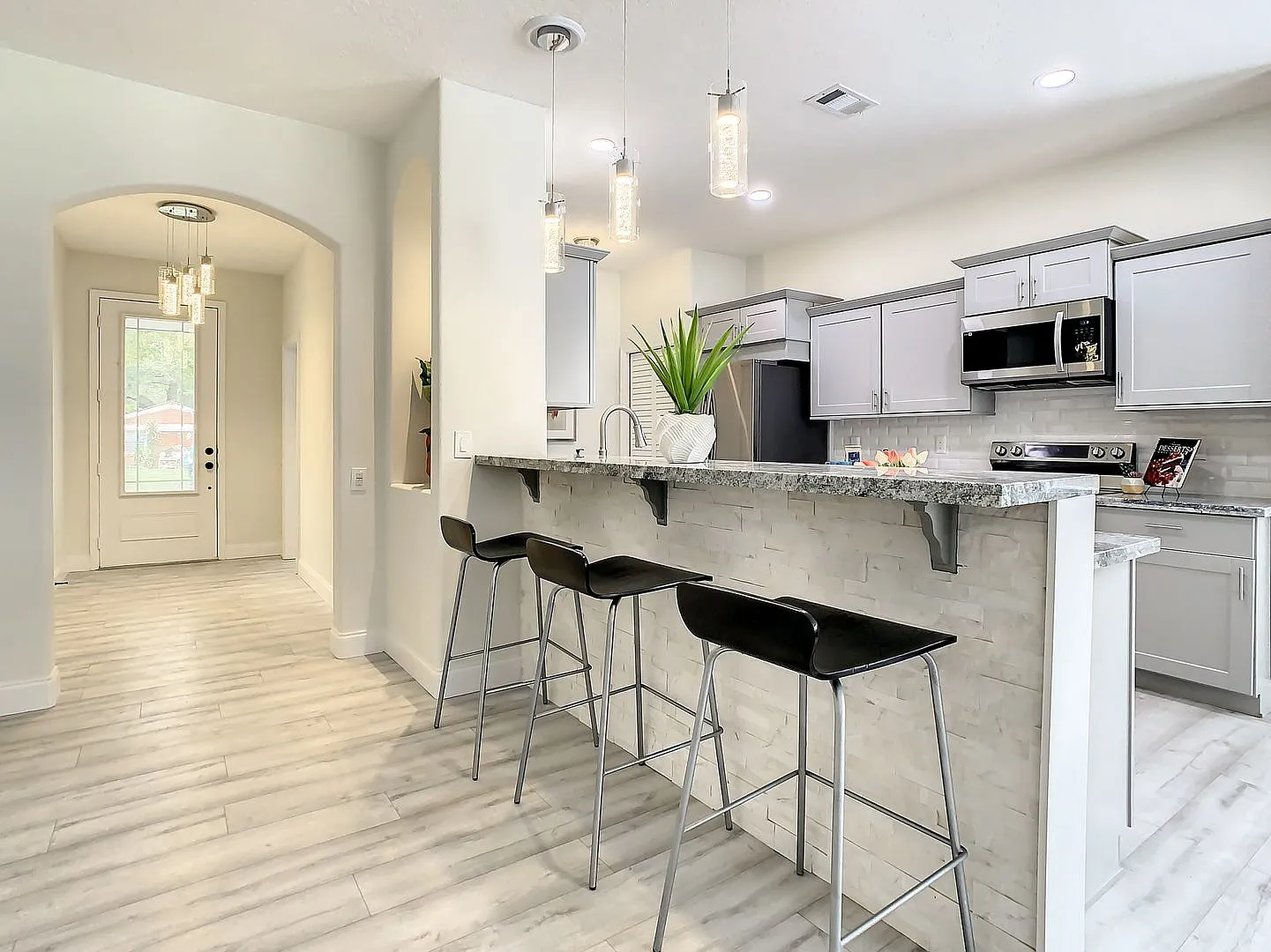 Beautifully Remodeled Citrus Park House — Photo 3
