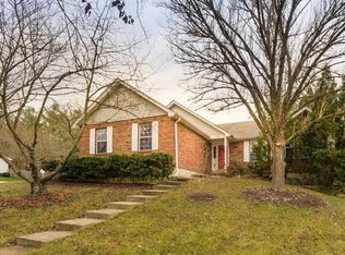 1400 Briarcreek Dr, Saint Louis, MO 63122