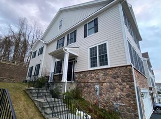 49 Dennis Ln, Pleasantville, NY 10570