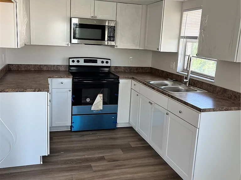 1801 Kent Dr — Photo 2