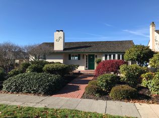 2615 W Viewmont Way W, Seattle, WA 98199