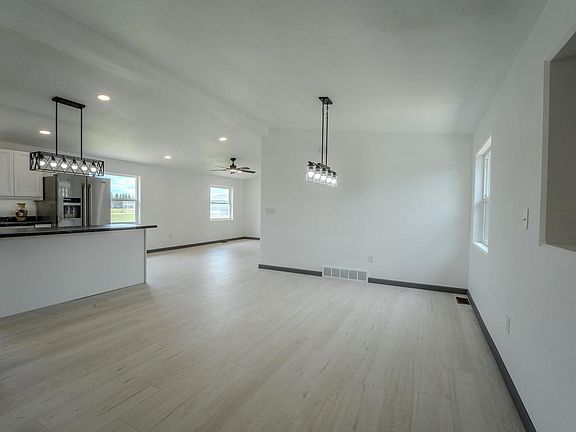 3rd image of 604B EUGENE STREET