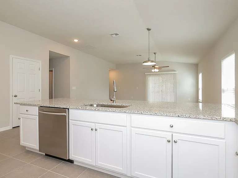 1660 Redfin Dr — Photo 9