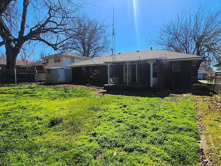 209 W Coe Dr — Photo 32