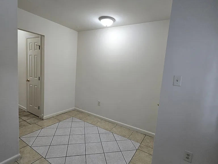 927 Anvil Rd — Photo 4