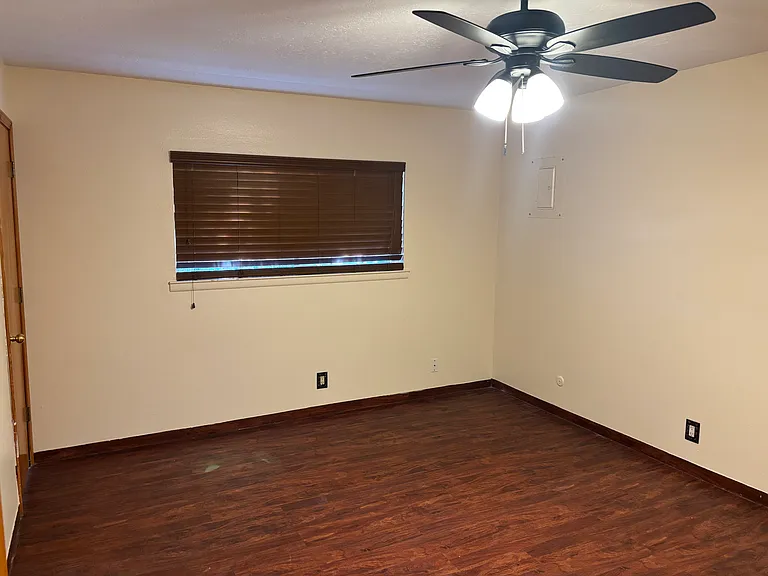 1529 Joanne Ct SW — Photo 4