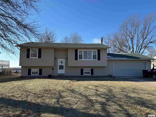 303 Stockdale Ln, Abingdon, IL 61410