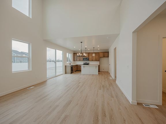 5th image of 910 E Antelope Dr #310