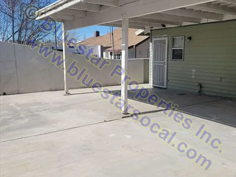 15469 Hesperia Rd — Photo 7