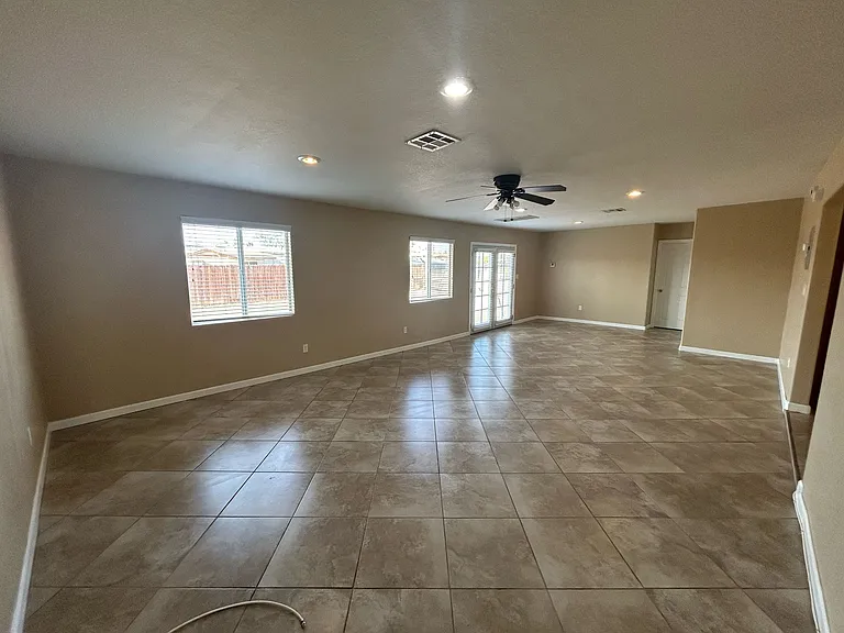 1662 Aurora Dr — Photo 4