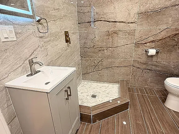4 bed, 3000 sqft, $7,945 — Photo 3