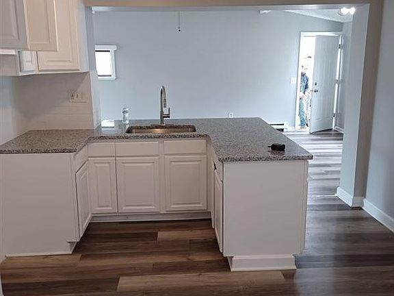 3rd image of 26070 Kathy St