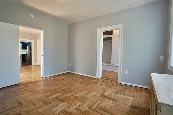 Rented by Dixon Advisory USA Inc. | media 13