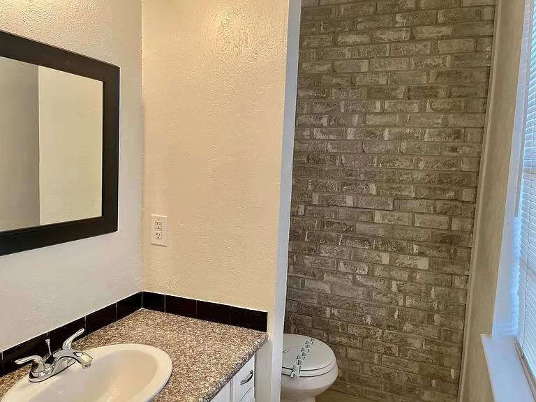 2310 Chapel Hill Ln — Photo 11