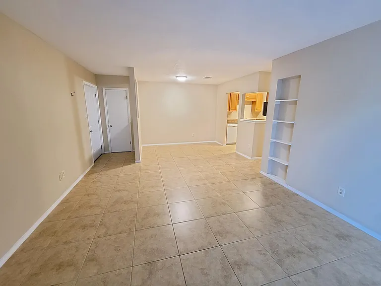 1614 Greenbriar Pkwy #4 — Photo 7