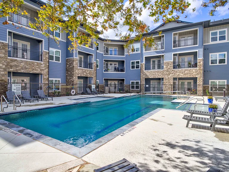 Boerne LIVIN — Photo 26