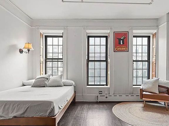 2nd image of 1698 Lexington Ave #4A