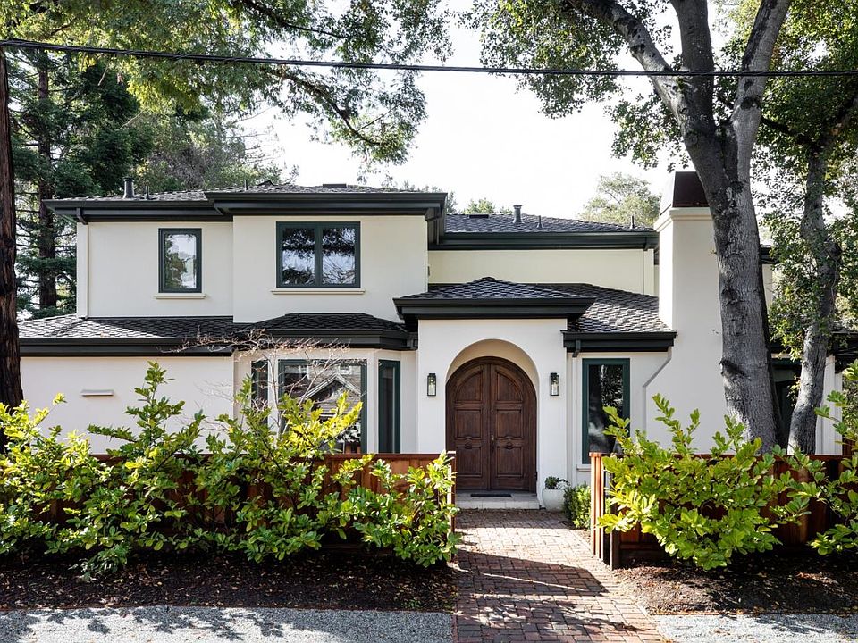 1st image of 17 Almendral Ave