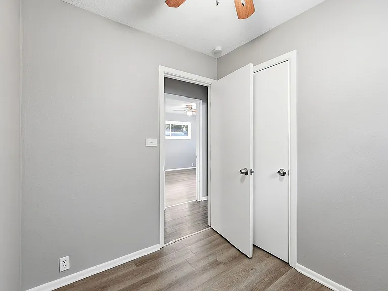 11407 Winchester Ave — Photo 12