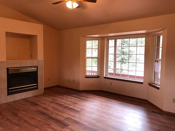 5th image of 87 Aspen Dr