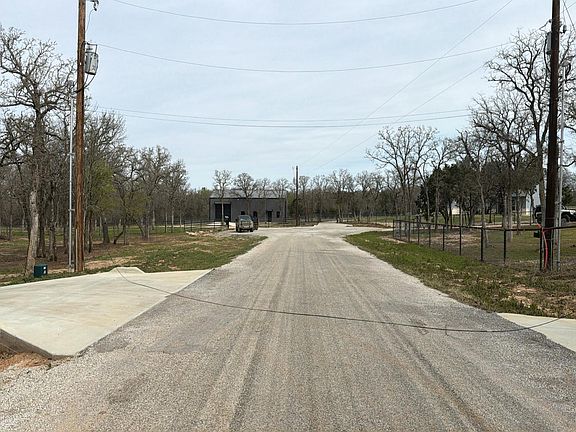 4th image of 2028 Feather Ln