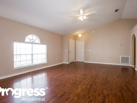 3rd image of 1042 Brenton Leaf Dr