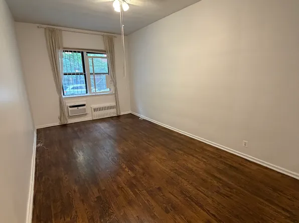 420 East 82nd Street image 1 of 6