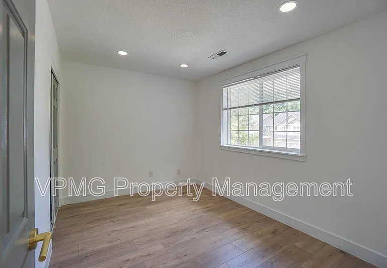423 NW 153rd St — Photo 19