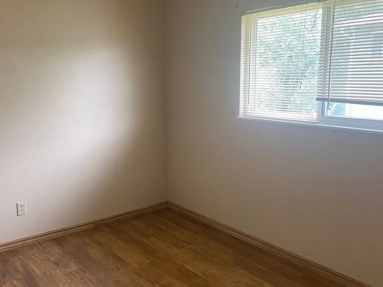 1611 Cottonwood Dr — Photo 16