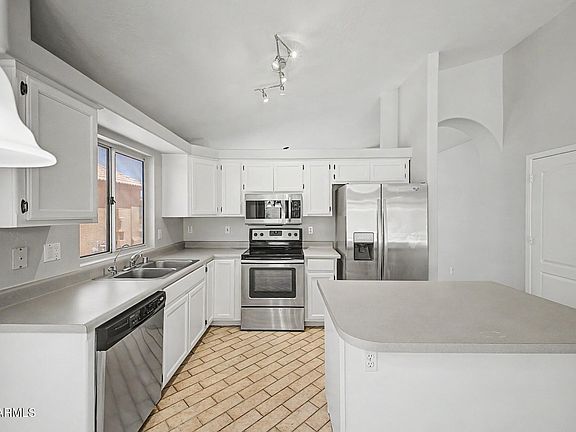 2nd image of 210 W MANOR Street