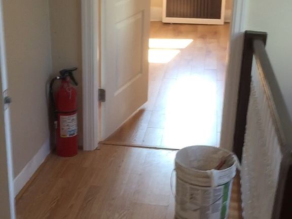 5th image of 318 York Ave