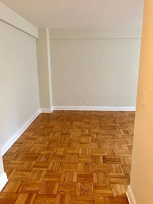 Rented by Stonehenge NYC LLC | media 27