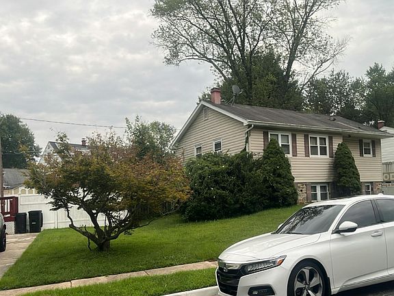 3rd image of 3817 Collier Rd