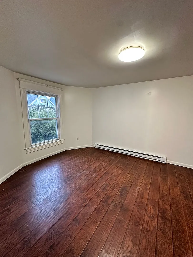 Madison Ave 914-916 - For Sale — Photo 4