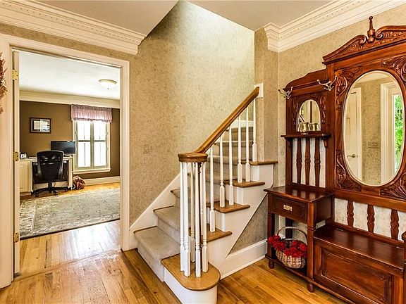 3rd image of 8269 Barksdale Ln